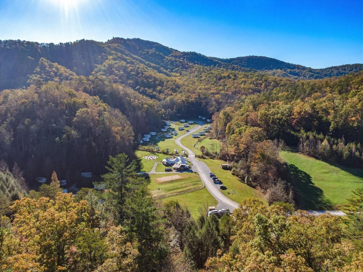 Hotel Under Canvas Great Smoky Mountains Pigeon Forge Exterior foto